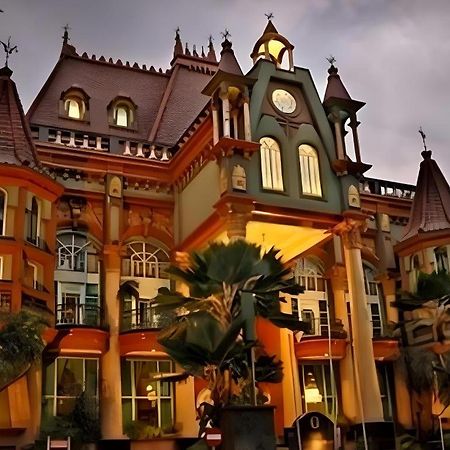 Gajahmada Graha Hotel Malang Zewnętrze zdjęcie
