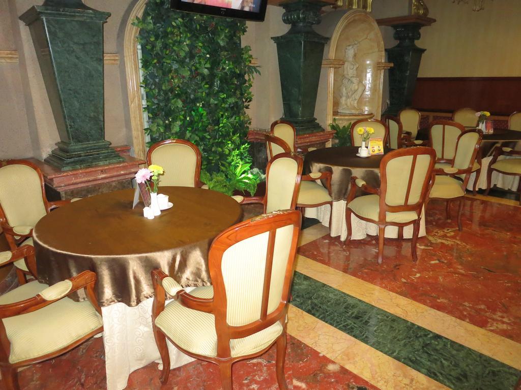 Gajahmada Graha Hotel Malang Zewnętrze zdjęcie